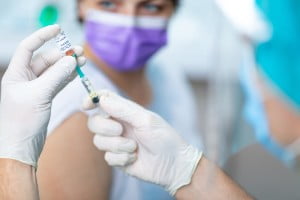 can employees mandate covid-19 vaccine
