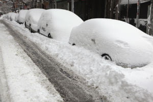 snowy-street-and-cars